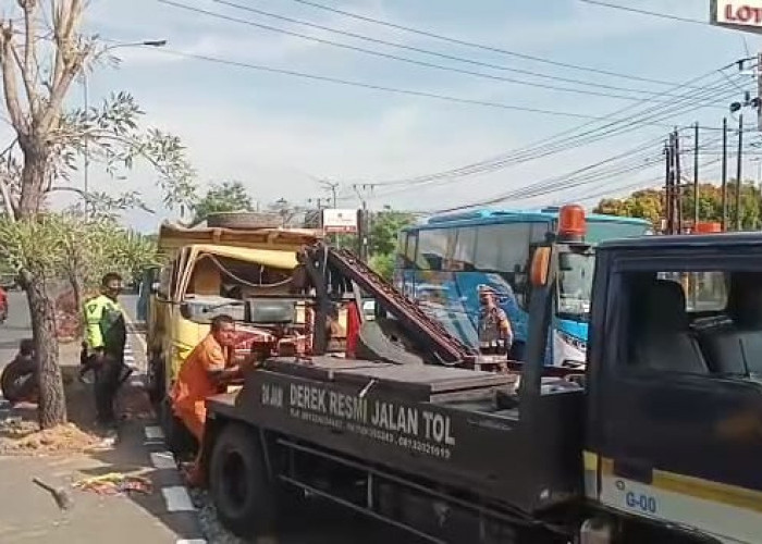 Dump Truk Ringsek Seruduk Truk Pengangkut Mobil, Kasat Lantas: Diduga Tidak Berfungsinya Sistem Pengereman