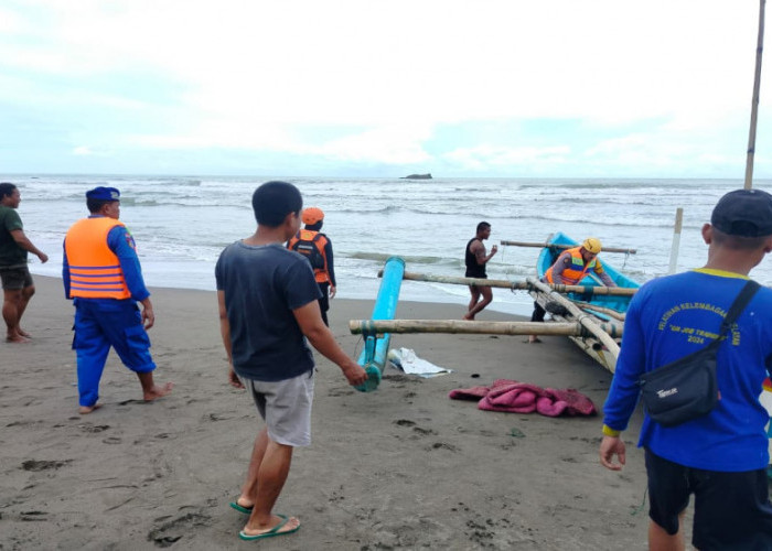 Nelayan Tasikmalaya Hilang Disambar Petir di Perairan Cipatujah, Pencarian Diperluas