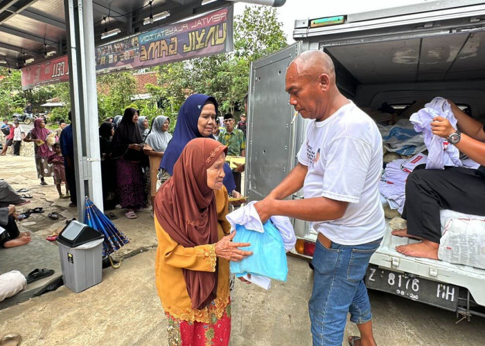 Relawan Mochamad Iriawan Alias Iwan Bule Terus Bergerak Bagikan Ribuan Paket Sembako di Ciamis dan Sekitarnya