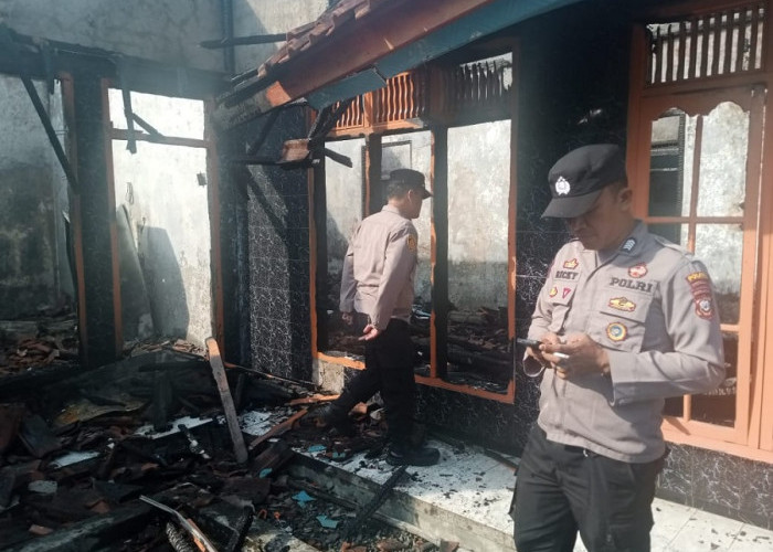 Rugi Rp 300 Juta! Rumah Pengusaha Mendong Tasikmalaya Dilahap Api Diduga Akibat Korsleting Listrik 
