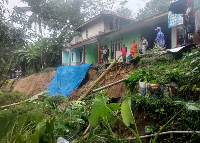 Tasikmalaya Dikepung Bencana, 7 Kecamatan Dilanda Banjir dan Longsor
