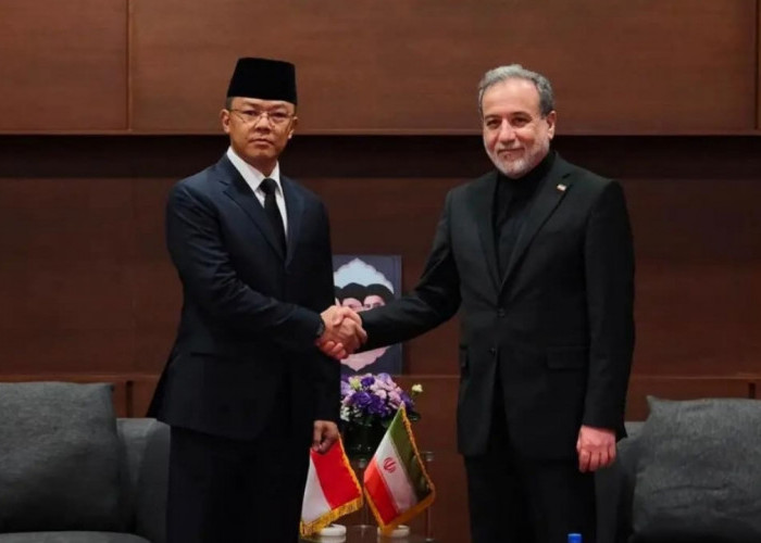 Menlu RI Tegaskan Penguatan Kerja Sama Indonesia-Iran dalam Pertemuan Bilateral di Mashhad