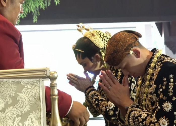 Dua Pebulutangkis Indonesia, Rian Ardianto dan Ribka Sugiarto Menikah, Prosesi Dipenuhi Nuansa Adat Jawa