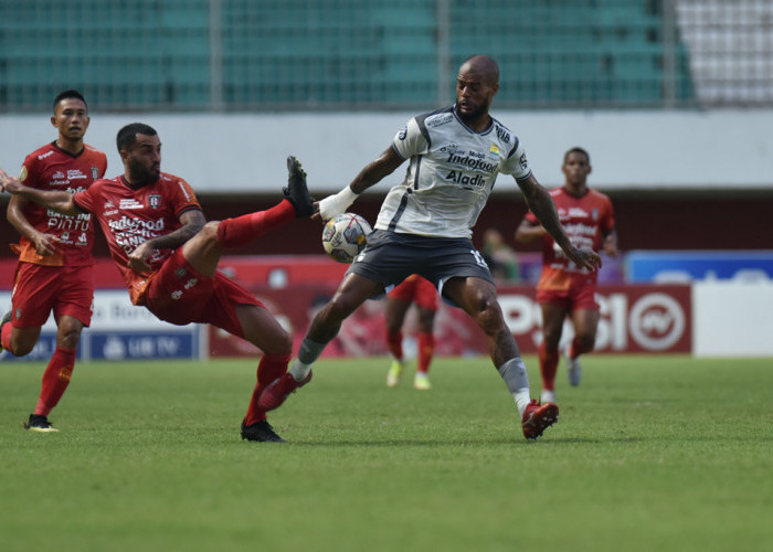 REKOR BARU PERSIB, Ketenangan Luis Milla Bawa Persib 15 Pertandingan Tak Terkalahkan, Kalau Bali United?