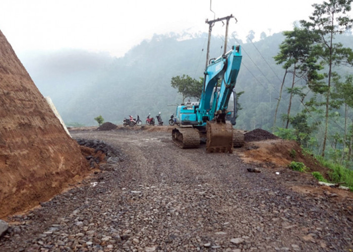 Pelebaran Jalan Cigalontang Membawa Petaka Bagi 6 Desa di Kecamatan Sariwangi