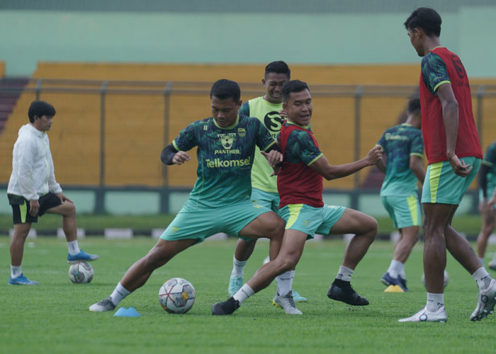 Bismillah 3 Poin, Pesan Bobotoh ke Luis Milla Jelang Persib vs Madura United: Cemas Soal Pemain Timnas