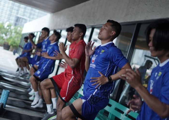 Persib Jalani Dua Sesi Latihan di Hari Pertama TC Thailand, Fokus Fisik dan Kebersamaan Tim