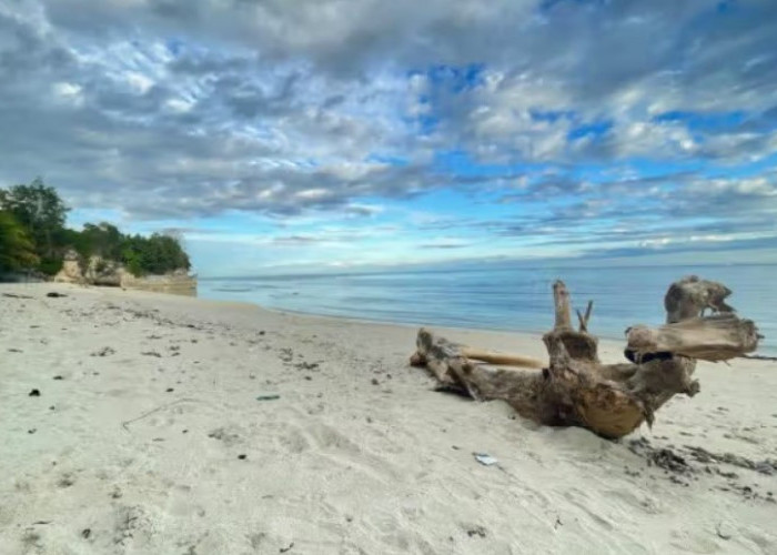 Wisata Jelang Ramadan di Polewali Mandar, Pulau Pasir Putih dan Sungai Karo-Karo Banjir Pengunjung