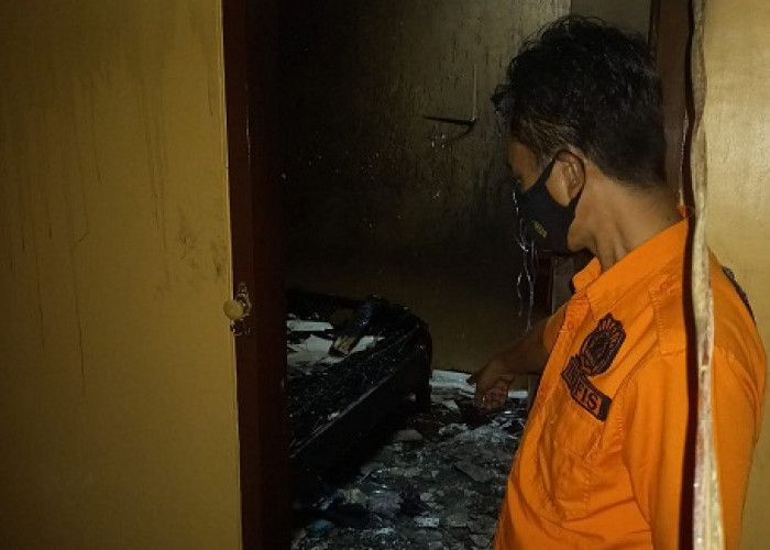 Polisi Kembali Lakukan Olah TKP Tambahan di Lokasi Rumah yang Terbakar di Cimerak, Tasik 