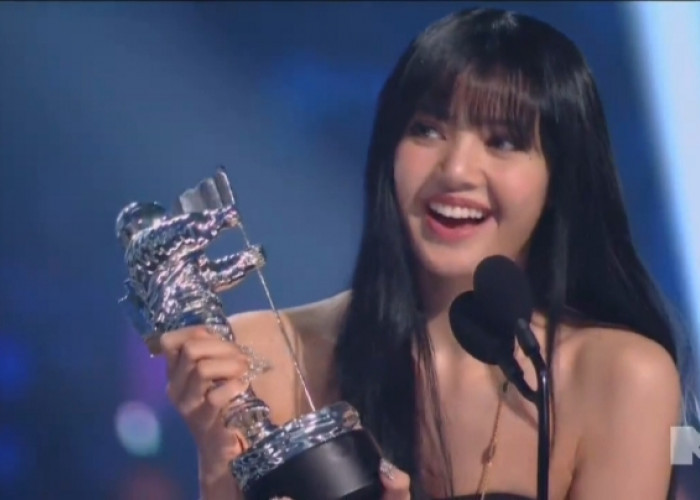 Lisa BLACKPINK Cetak Sejarah di Ajang MTV VMA 2022, Jadi Solois Pertama Raih Best K-Pop