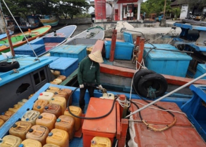 Nelayan Kapal 30-200 GT Bakal Dapat BBM Rp15.000 per Liter, ESDM Siapkan Aturan