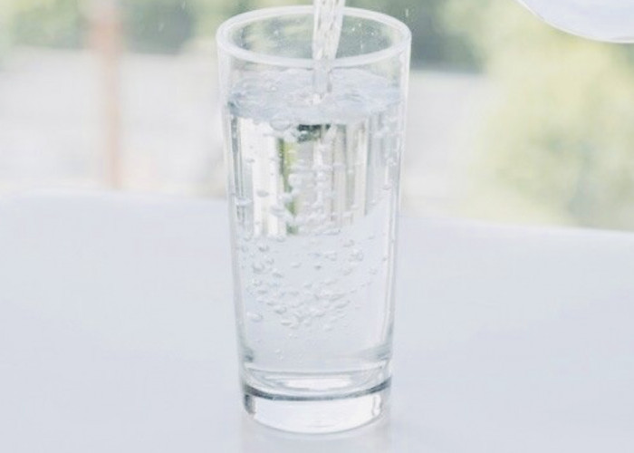 Hindari Dehidrasi dengan Minum 8 Gelas Air Perhari di Bulan Puasa