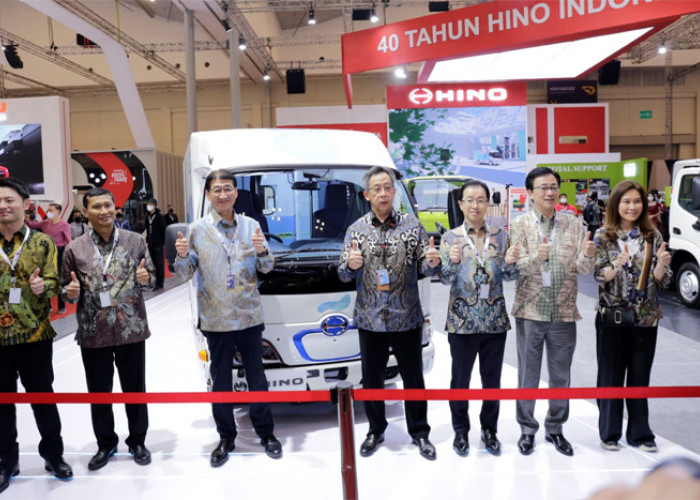 Hino Hadirkan Bus Bertransmisi Otomatis, Solusi untuk Pariwisata