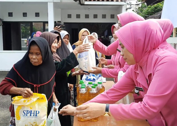 Harga Sembako di Tasikmalaya Masih Mahal Jelang Ramadan, Warga Rela Antre saat Operasi Pasar Murah