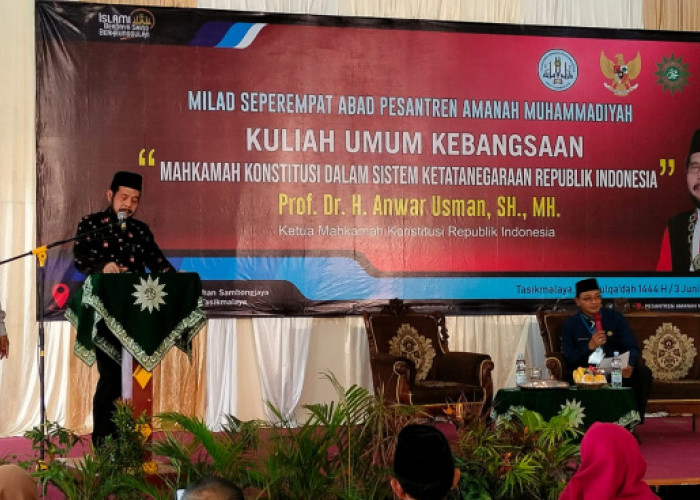 Ketua MK Isi Kuliah Umum Kebangsaan di Pesantren Amanah Muhammadiyah Tasikmalaya