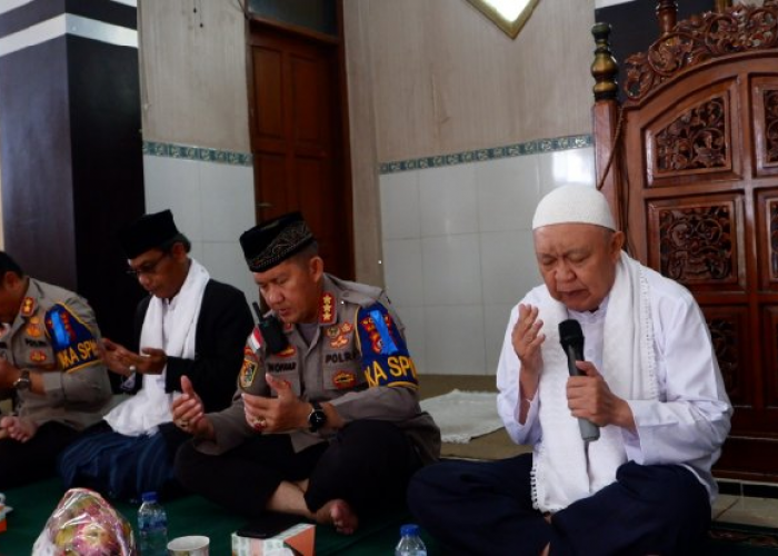Mantan Kapolres Tasikmalaya Kota Kombes Pol Noffan Widyayoko Menunaikan Ibadah Haji
