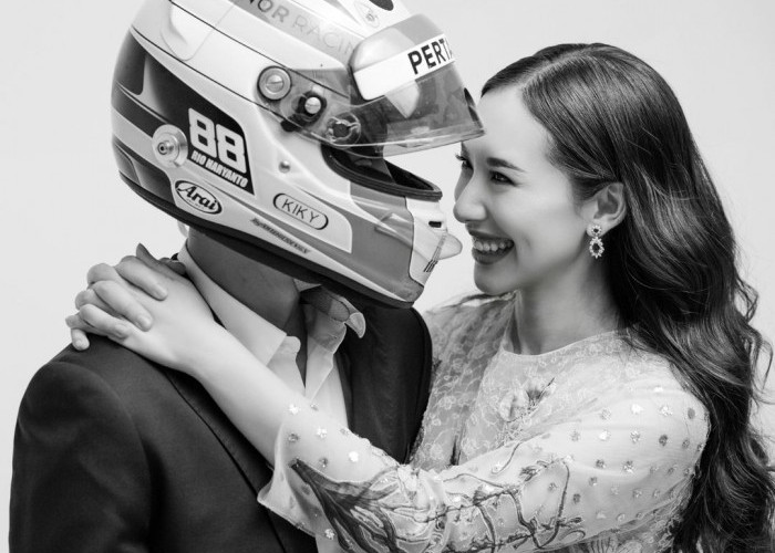 Bagikan Foto Prewedding di Media Sosial,Rio Haryanto Siap Melangkah ke Pelaminan Bersama Athina Papadimitriou