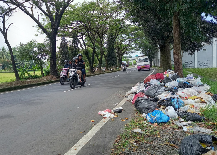 Volume Sampah di Kota Tasikmalaya Meningkat Selama Ramadan, DLH Kerahkan Tambahan Armada 