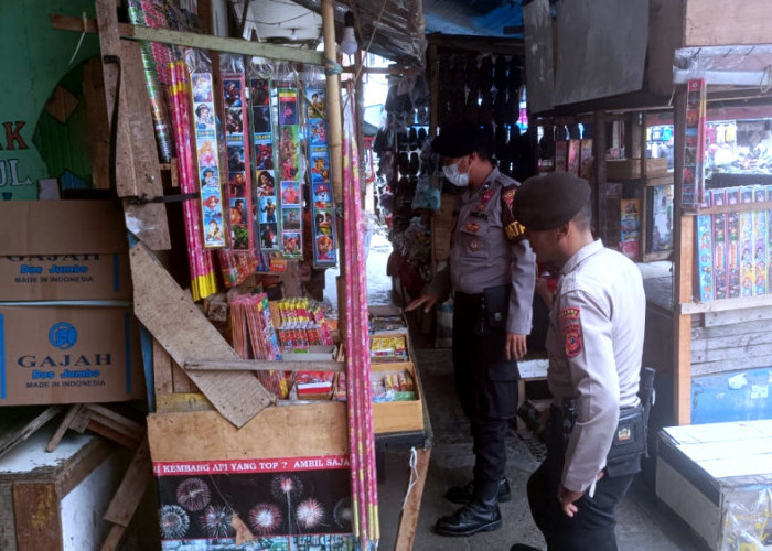Polisi di Tasikmalaya Ingatkan Pedagang Kembang Api Jangan Jual Petasan saat Ramadhan 
