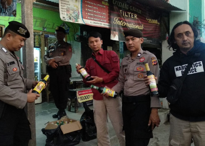 Warung Kopi di Kota Tasikmalaya Digerebek Polisi, Ditemukan Puluhan Botol Minuman Keras
