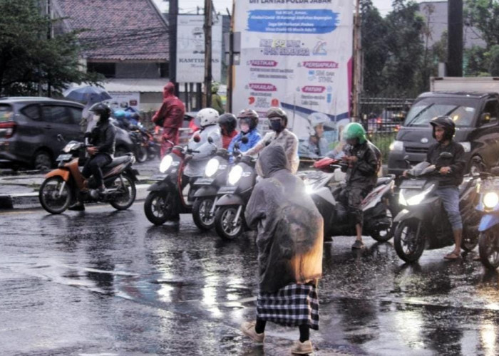 Sebelum Musim Hujan, Antisipasi Banjir dan Genangan di Kota Bandung, 250 PHL Bersihkan Gorong-Gorong 