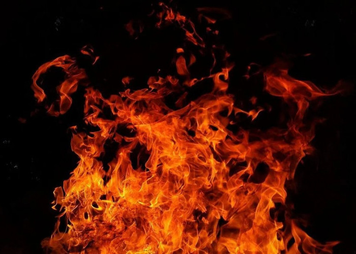 Anak Usia 6 Tahun Terbakar Setelah Berusaha Menolong Ibunya saat Dibakar Hidup Hidup Ayahnya yang Mabuk 
