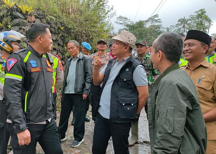 DPRD Kabupaten Tasikmalaya Mendorong Pemerintah Cepat Menangani Jalan Rusak Akibat Bencana