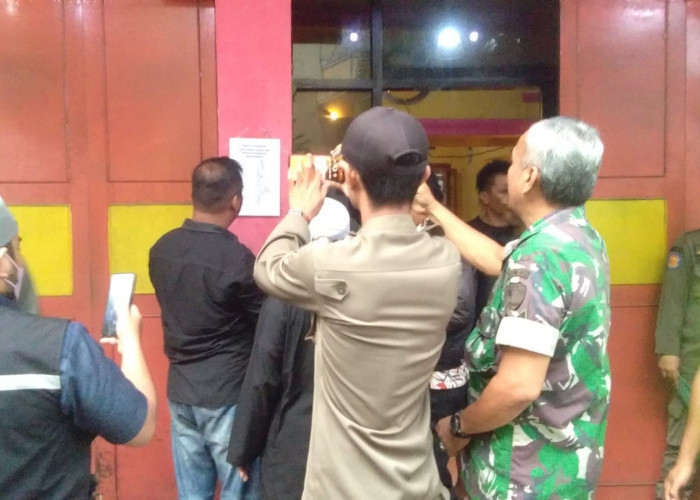 Cafe di Pasar Burung Kota Tasikmalaya Diduga Jadi Sarang Maksiat, Ditutup Ulama dan Warga