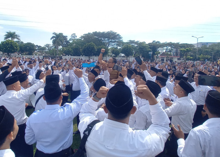 Selebrasi Haru Warnai Pelantikan 1.855 PPPK Paruh Waktu di Kota Tasikmalaya