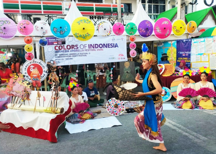 Cerita Borsang Umbrella Festival (BUF) Thailand 2023, Gambar Cantik di Payung Geulis Memikat WN Jepang