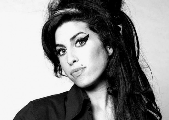 Amy Winehouse Meninggal, Uruguay Juara Copa America, dan Rilis Film Bourne Supremacy