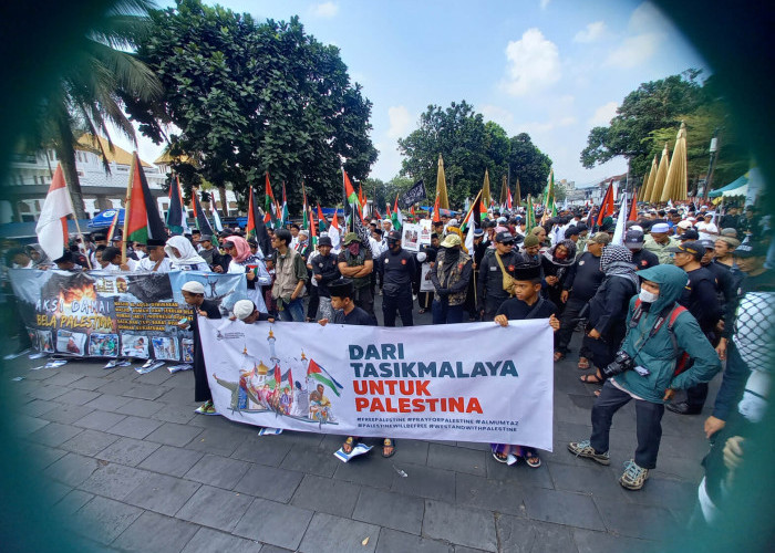 Ribuan Warga Tasikmalaya Doa Bersama dan Aksi Solidaritas untuk Rakyat Palestina