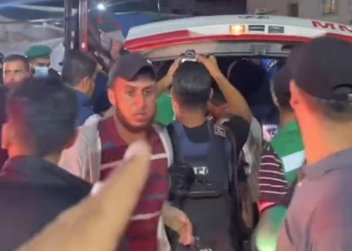 Dokter Rumah Sakit Al-Ahli: Warga Jalur Gaza Hanya Mencari Tempat Berlindung, dalam 1 Menit Mereka Terbunuh