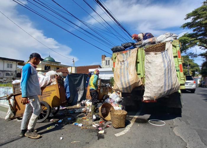 Mulai Oktober 2022, Penarikan Retribusi Sampah Kembali Dilakukan Dinas Lingkungan Hidup Kota Tasikmalaya