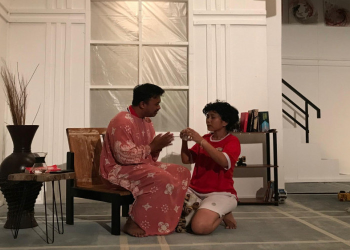 Teater Made in China Ungkap Ketergantungan pada Produk Asing dengan Sentuhan Humor Kritik Sosial