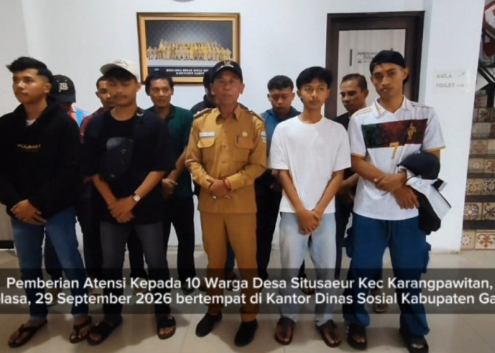 10 Warga Situsaeur Korban Selamat KM Virgo Transport 8 Terima Bantuan Pemkab Garut