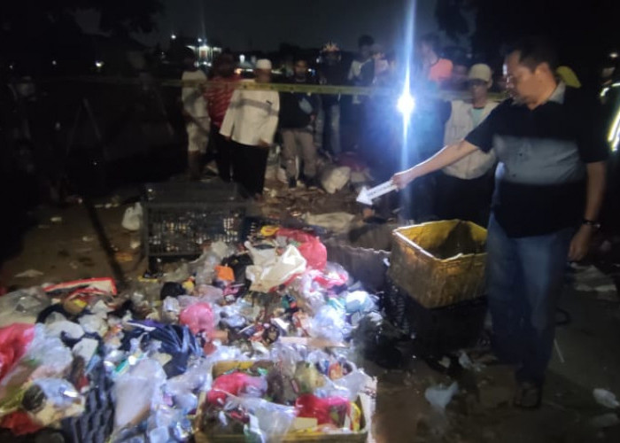 Biadab! Detik-Detik Wanita Muda Buang Bayi ke Tong Sampah Terungkap