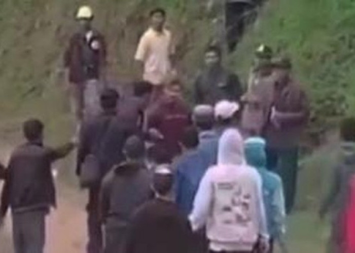 Kericuhan dalam Pertandingan Tarkam Desa Girijaya, Petugas Keamanan Kena Bacok, Kompetisi Terhenti