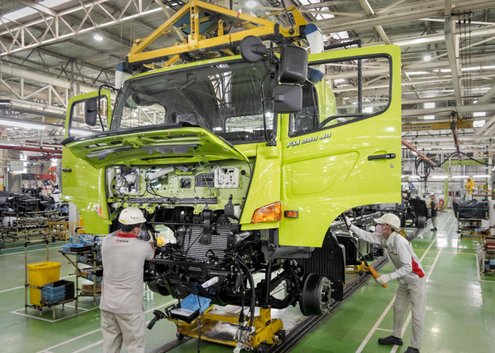 Hino Genjot Produksi Lokal Kendaraan Niaga, TKDN Tembus 71,85 Persen dan Siap Ekspor