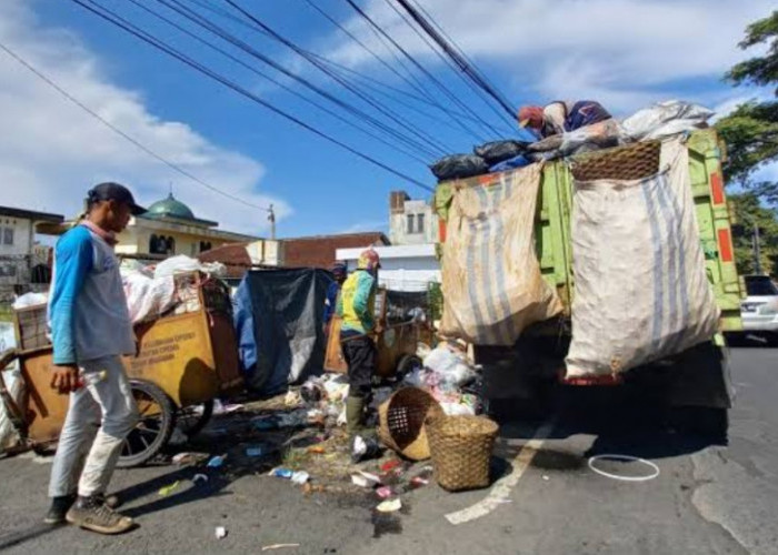 Volume Sampah di Kota Tasikmalaya Meningkat saat Ramadhan karena Banyak Lokasi Ngabuburit