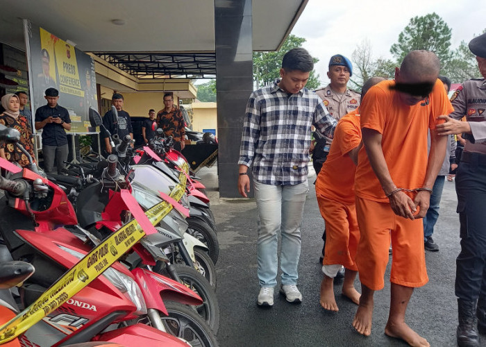 Beraksi Pakai Jas Hujan, Bawa Pistol Mainan dan Pisau, Komplotan Pencuri Motor Diciduk Polisi di Tasikmalaya