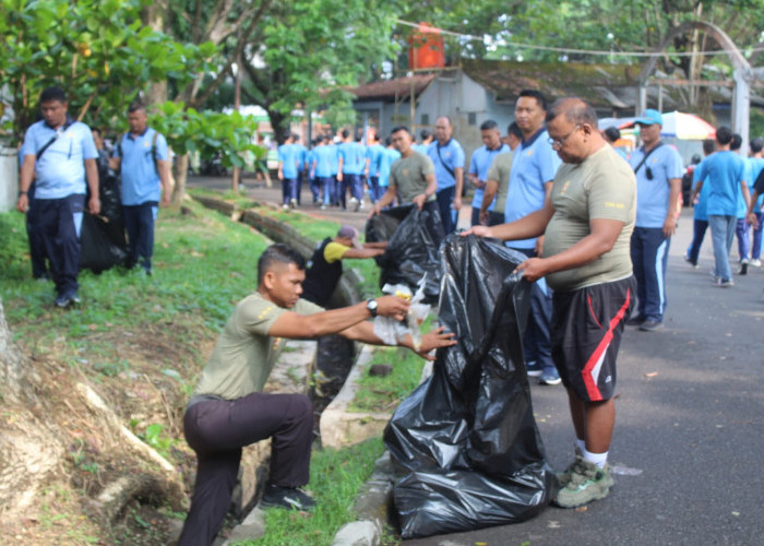 TNI, Polisi dan Forum Paseh Aksi Bersih-Bersih Sambil Olahraga Bersama di Dadaha Tasikmalaya