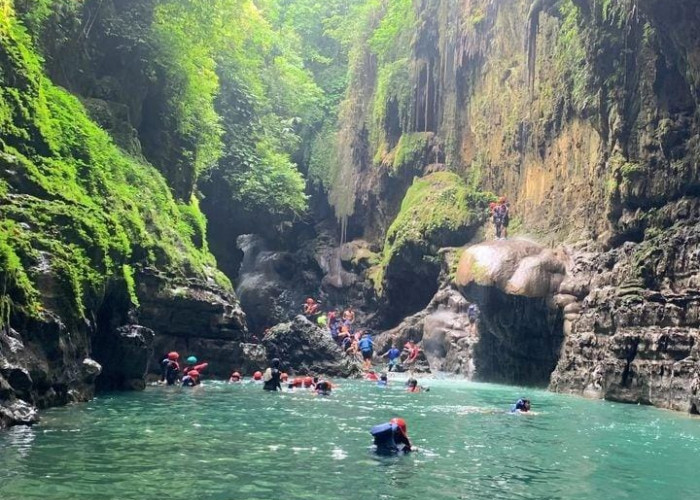 Pesona Aliran Sungai Cijulang, Green Canyon Pangandaran Jadi Wisata Alam Favorit di Jawa Barat, Ini Lokasinya