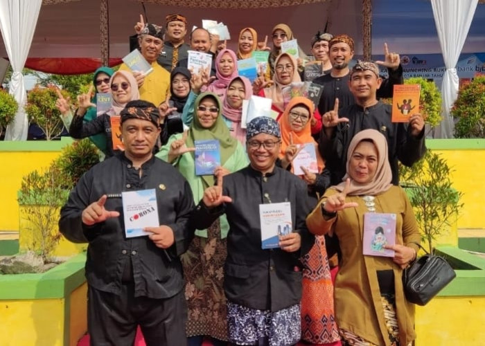 ASN, Guru, Mahasiswa dan Pelajar Kota Banjar Terbitkan 47 Buku Berbagai Judul saat Hari Pendidikan Nasional