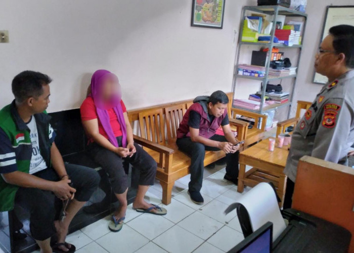 Perempuan Bawa Uang di Kotak Amal Masjid, Ngaku Disuruh Dua Pria    