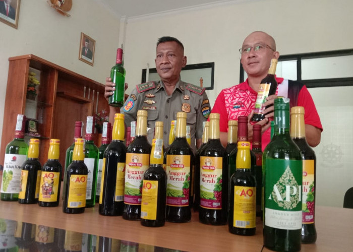 Puluhan Minuman Keras Disita Satpol PP Tasikmalaya dari Toko Jamu dan Rumah