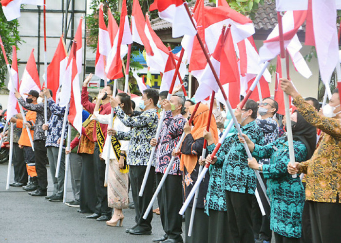Pemkot Banjar Semarakkan  10 Juta  Bendera