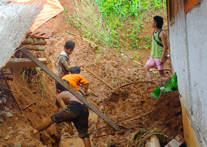 Kabupaten Ciamis Dilandai 111 Bencana Tanah Longsor Selama 4 Bulan ini