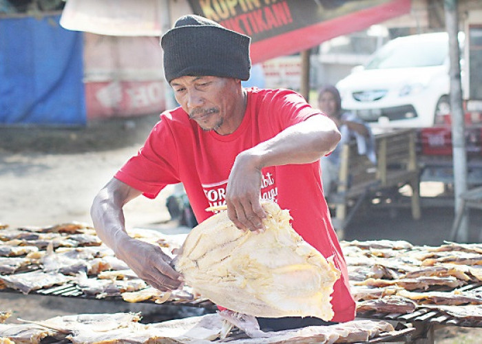 Bahan Jambal Roti di Pangandaran Ternyata dari Tegal dan Pekalongan