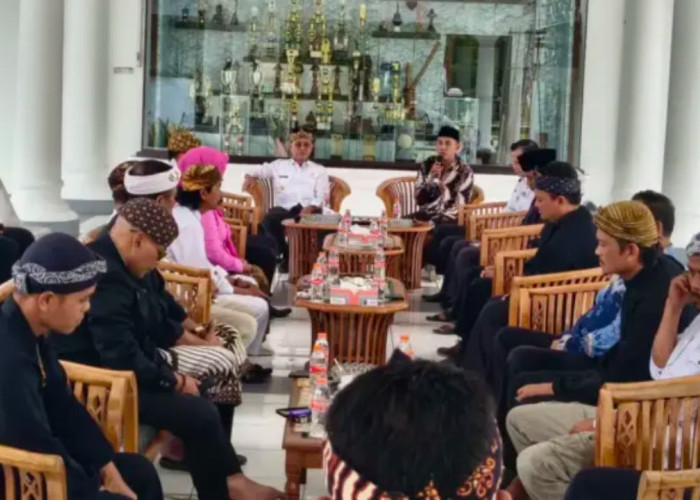 Warga Wanasigra Temui Bupati Ciamis, Tradisi Merlawu Segera Digelar di Situs Gandoang